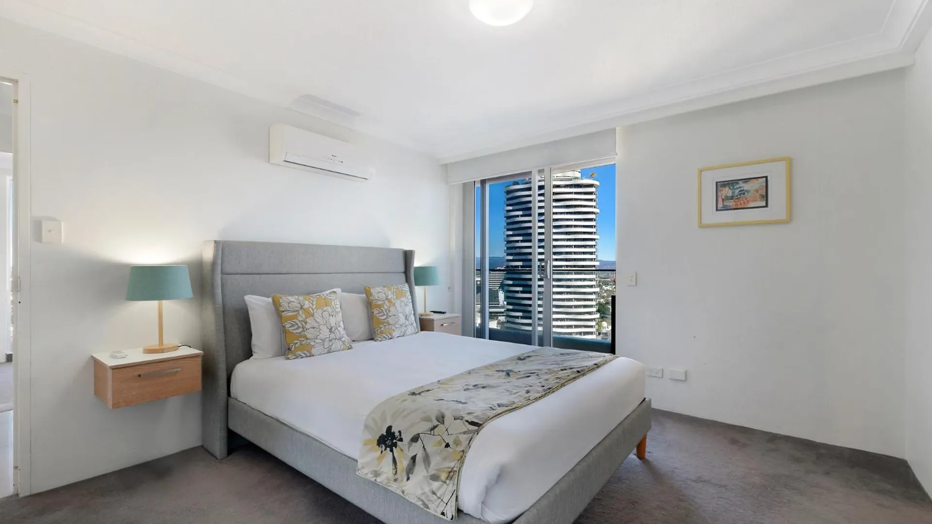 Resort Ultiqa Beach Haven On Broadbeach Gold Coast