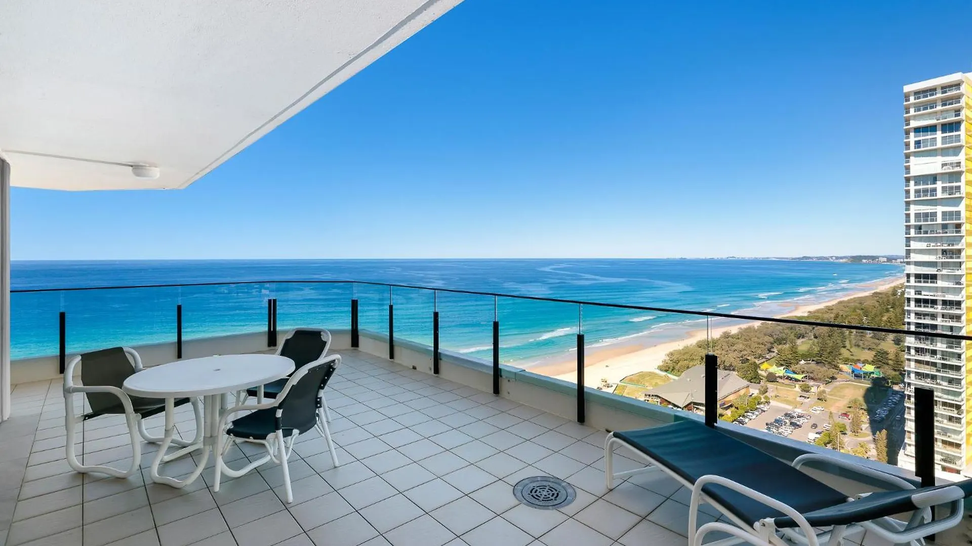 Resort Ultiqa Beach Haven On Broadbeach Gold Coast