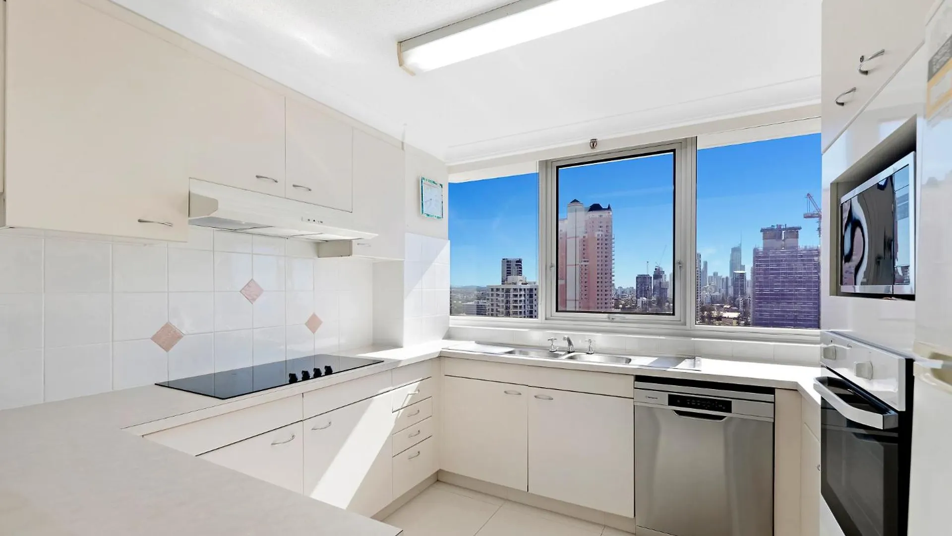 Resort Ultiqa Beach Haven On Broadbeach Gold Coast